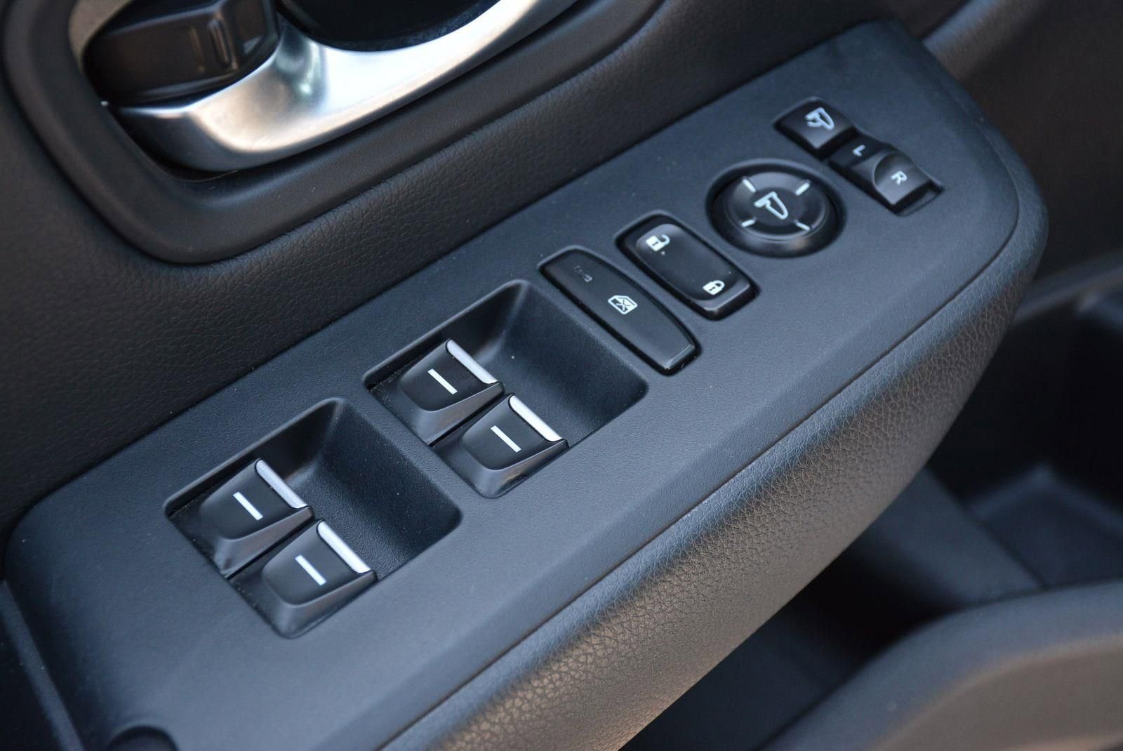 Used 2025 Honda Pilot TrailSport image 11