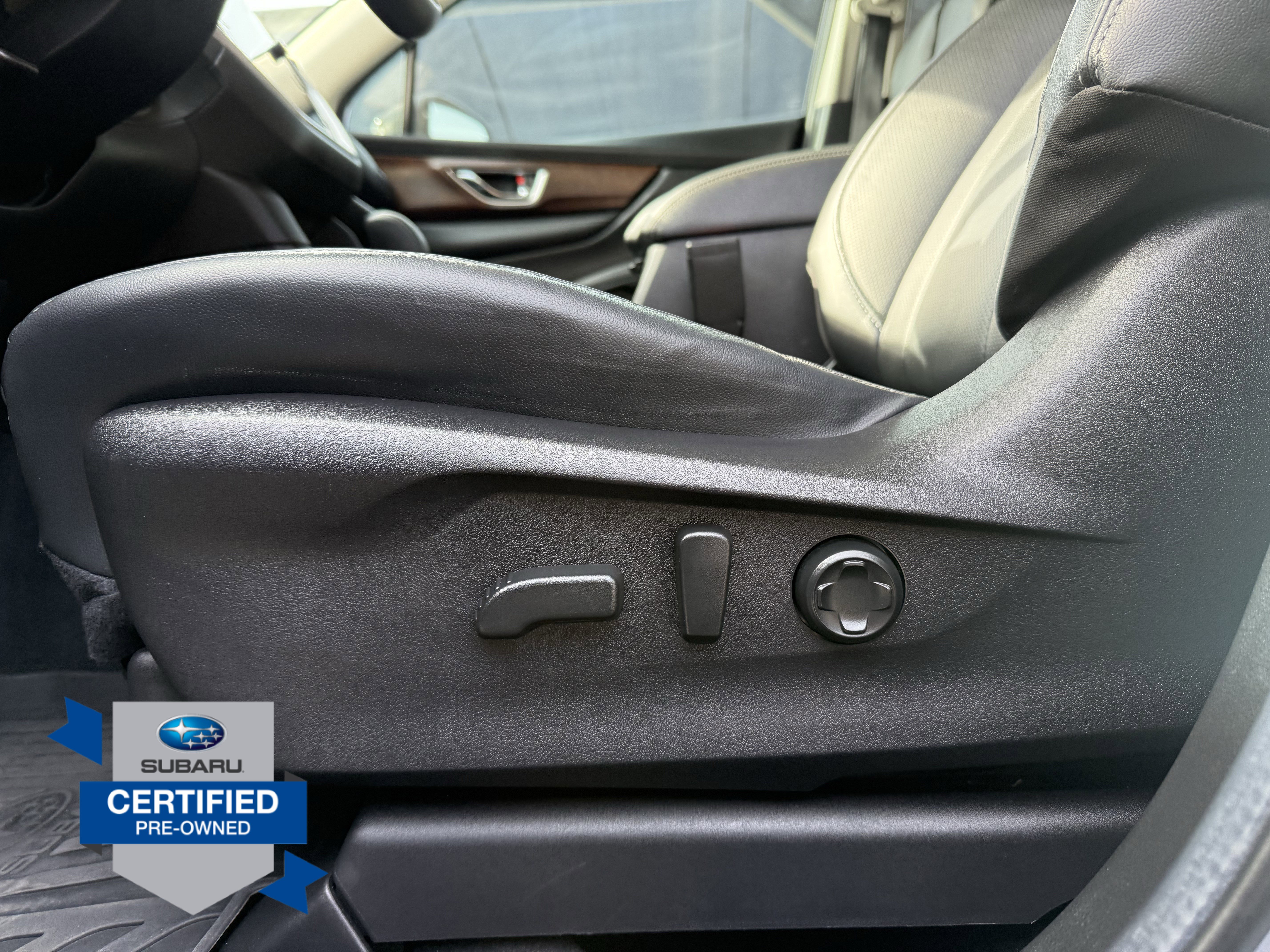 Used 2025 Subaru Ascent Touring w/ Popular Package #2 AWD/4WD image 23