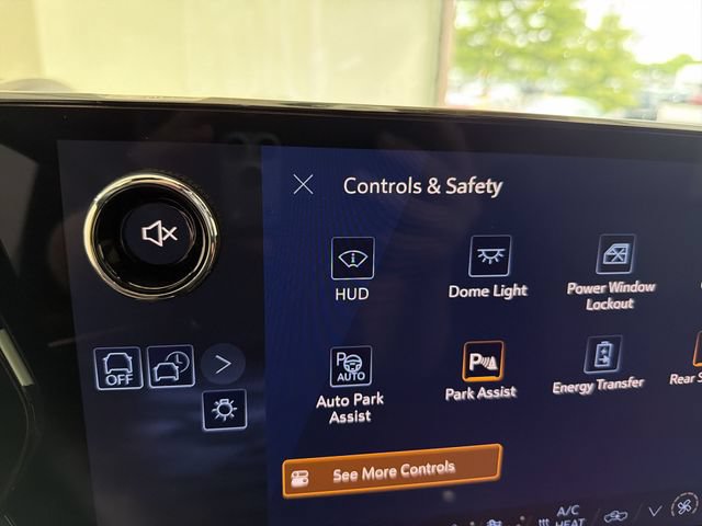 Certified 2025 Chevrolet Silverado EV RST AWD/4WD image 33