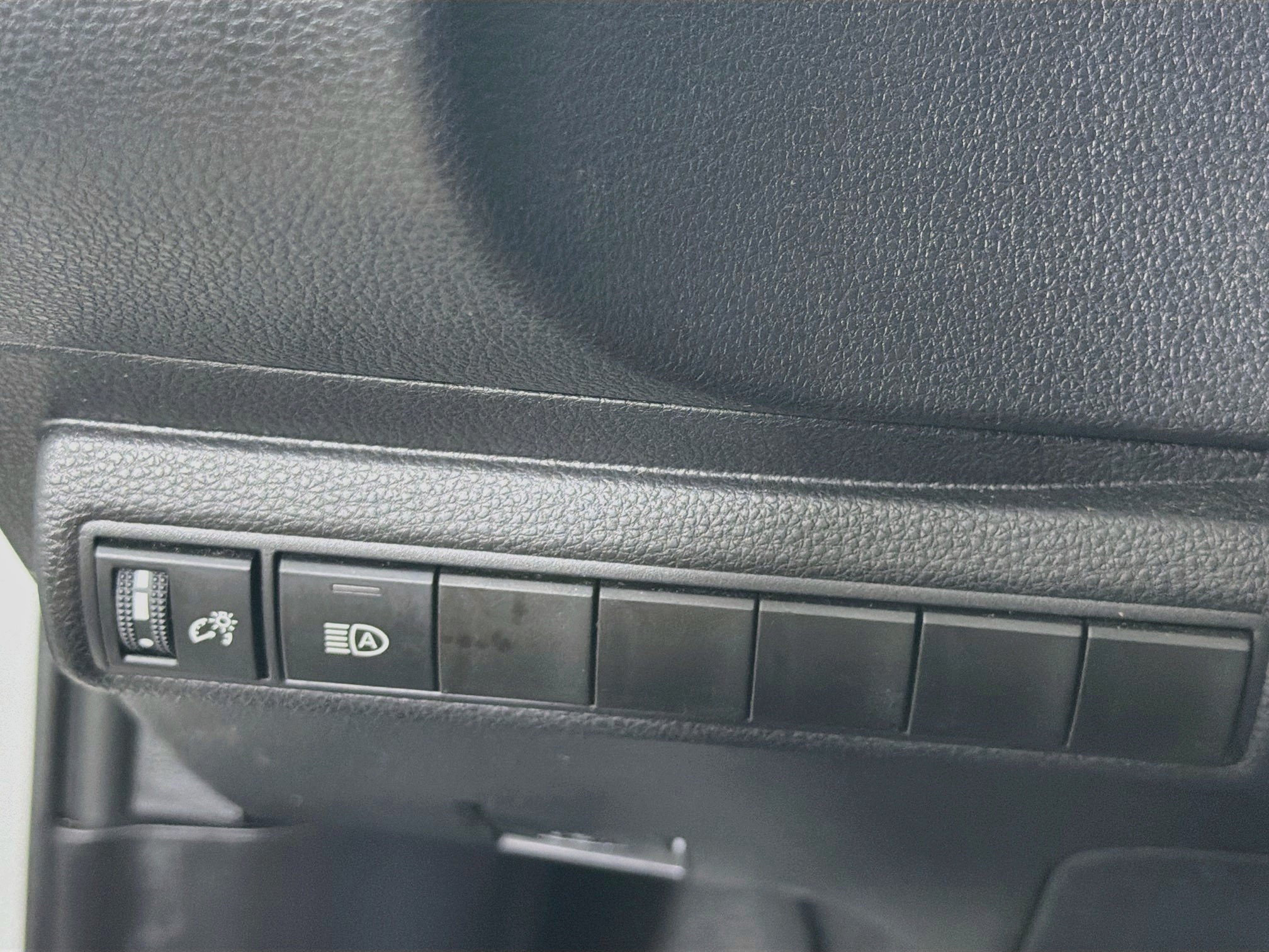 Used 2025 Toyota Corolla LE FWD image 16