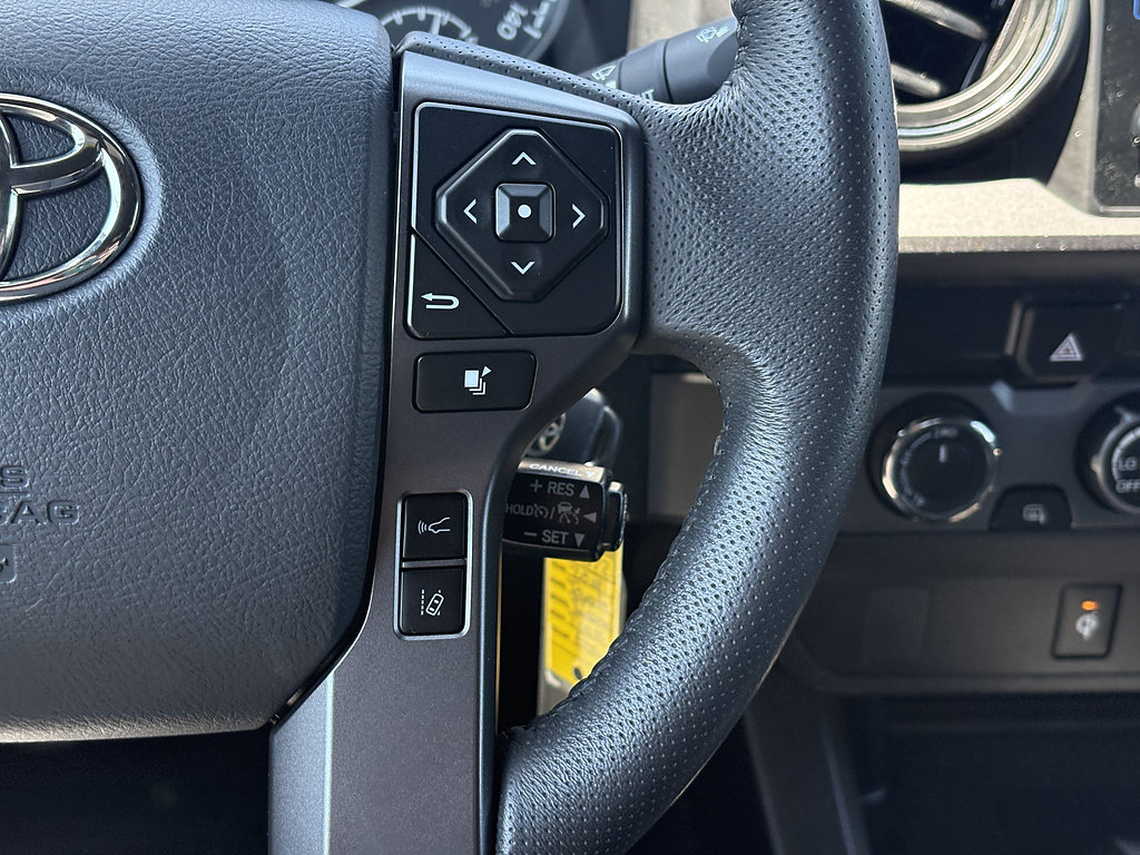 Used 2019 Toyota Tacoma TRD Sport AWD/4WD image 25