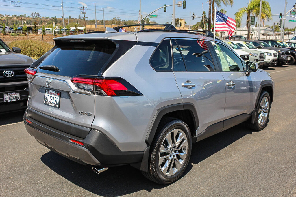 Certified 2021 Toyota RAV4 Limited FWD image 27