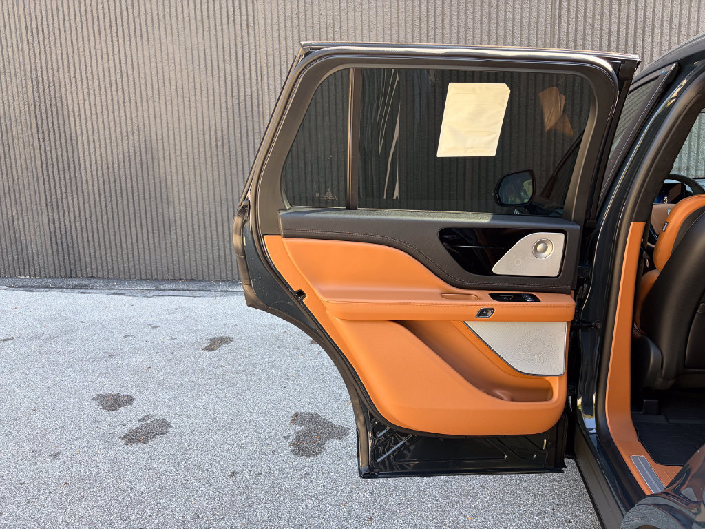 New 2027 Lincoln Aviator Black Label AWD/4WD image 24