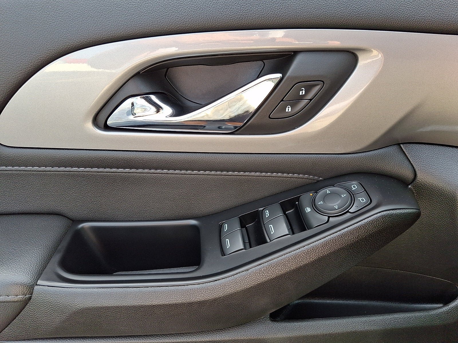 Used 2023 Chevrolet Traverse LT w/ LPO, Floor Liner Package AWD/4WD image 14