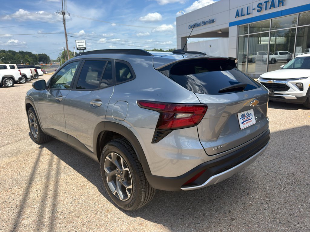Certified 2024 Chevrolet Trax LT FWD image 8
