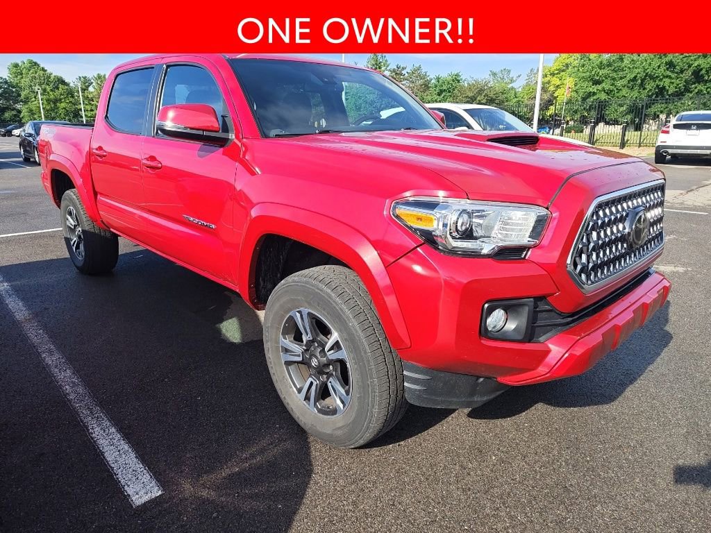 Used 2019 Toyota Tacoma TRD Sport AWD/4WD image 3