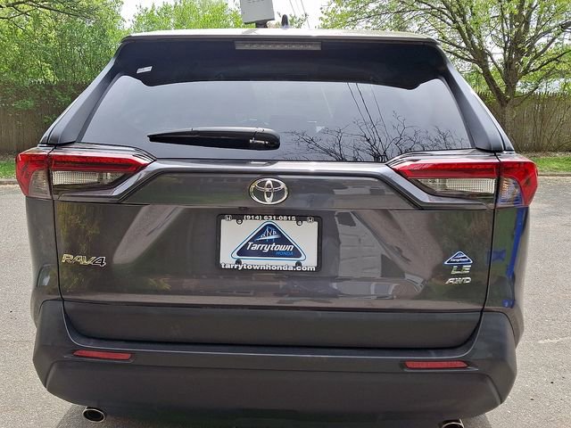 Used 2023 Toyota RAV4 LE AWD/4WD image 5