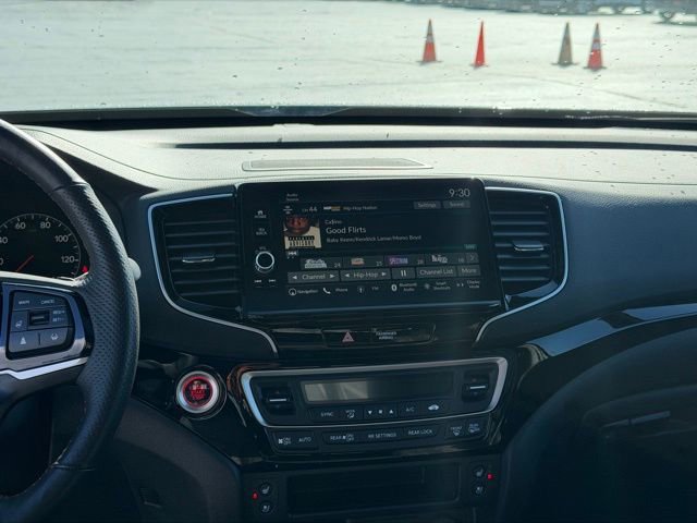 Certified 2025 Honda Ridgeline Black Edition image 18