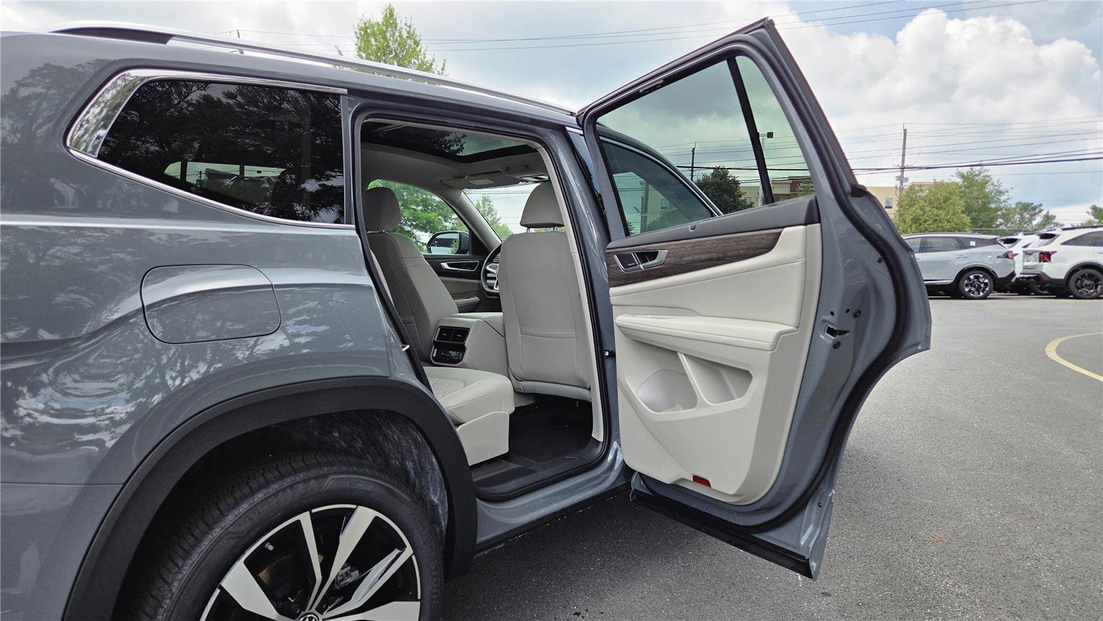 New 2026 Volkswagen Atlas SEL Premium R-Line AWD/4WD image 31