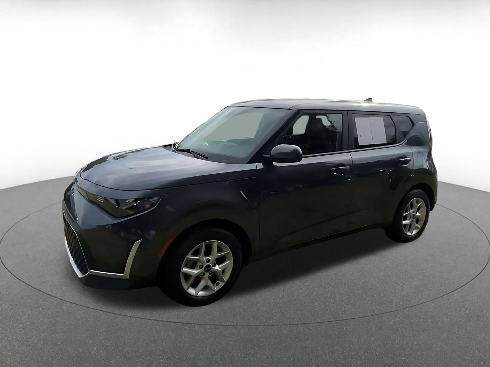 Used 2025 Kia Soul LX w/ LX Technology Package FWD image 7