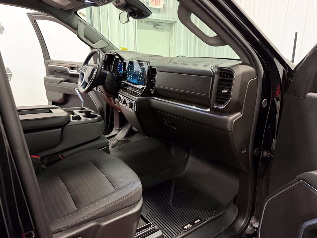 Used 2024 Chevrolet Silverado 1500 LT AWD/4WD image 45