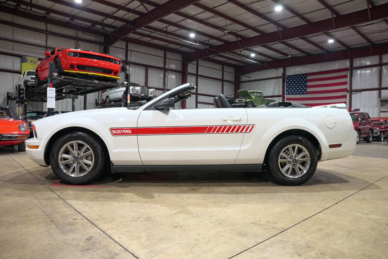 Used 2005 Ford Mustang Premium image 4