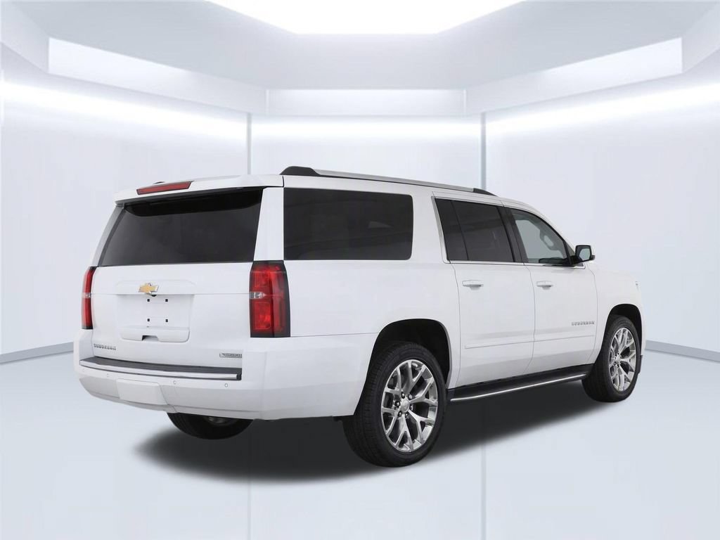 Used 2018 Chevrolet Suburban Premier RWD image 4