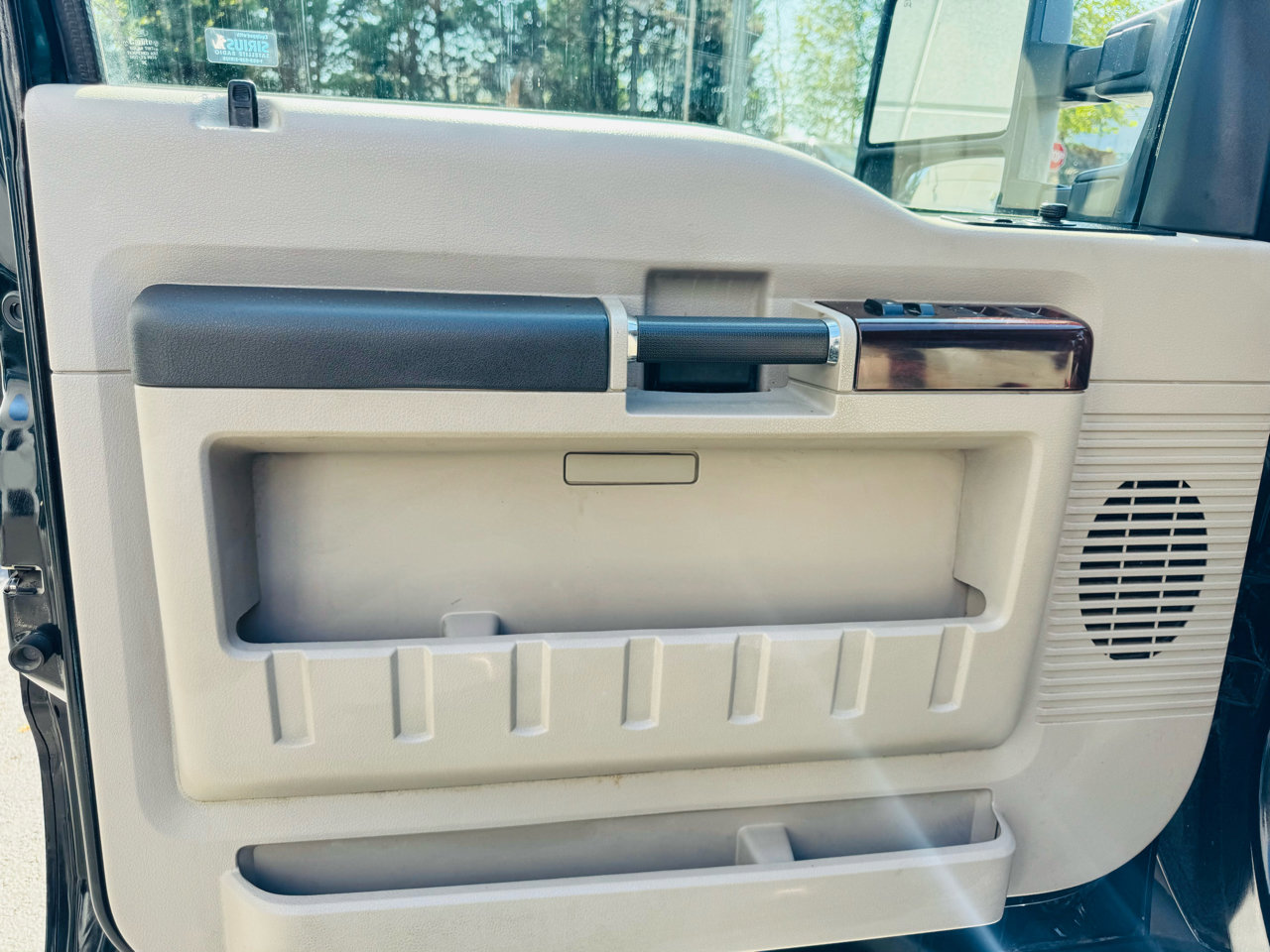 Used 2009 Ford F350 Lariat image 12