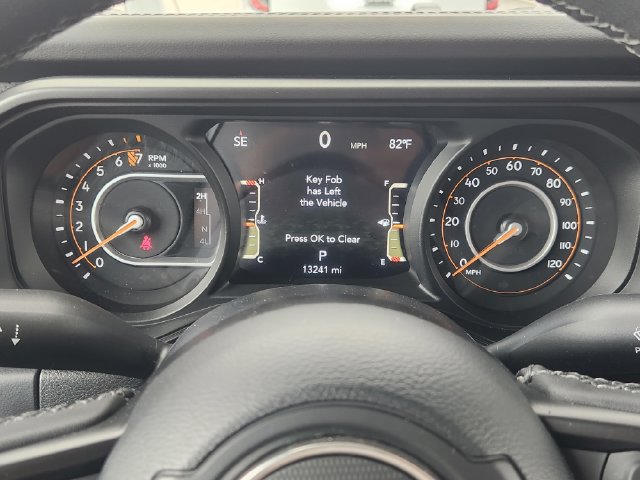 Used 2026 Jeep Gladiator Mojave AWD/4WD image 13