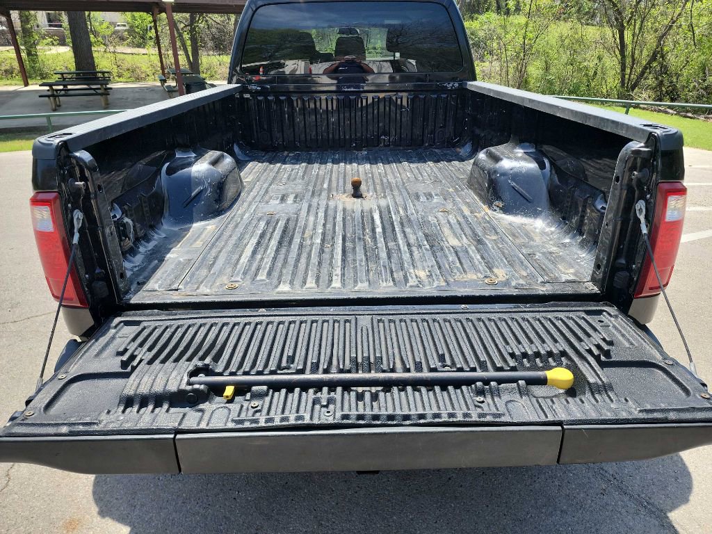 Used 2016 Ford F350 XLT w/ XLT Interior Package image 7