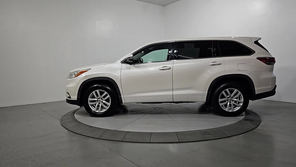 Used 2014 Toyota Highlander LE FWD video 2