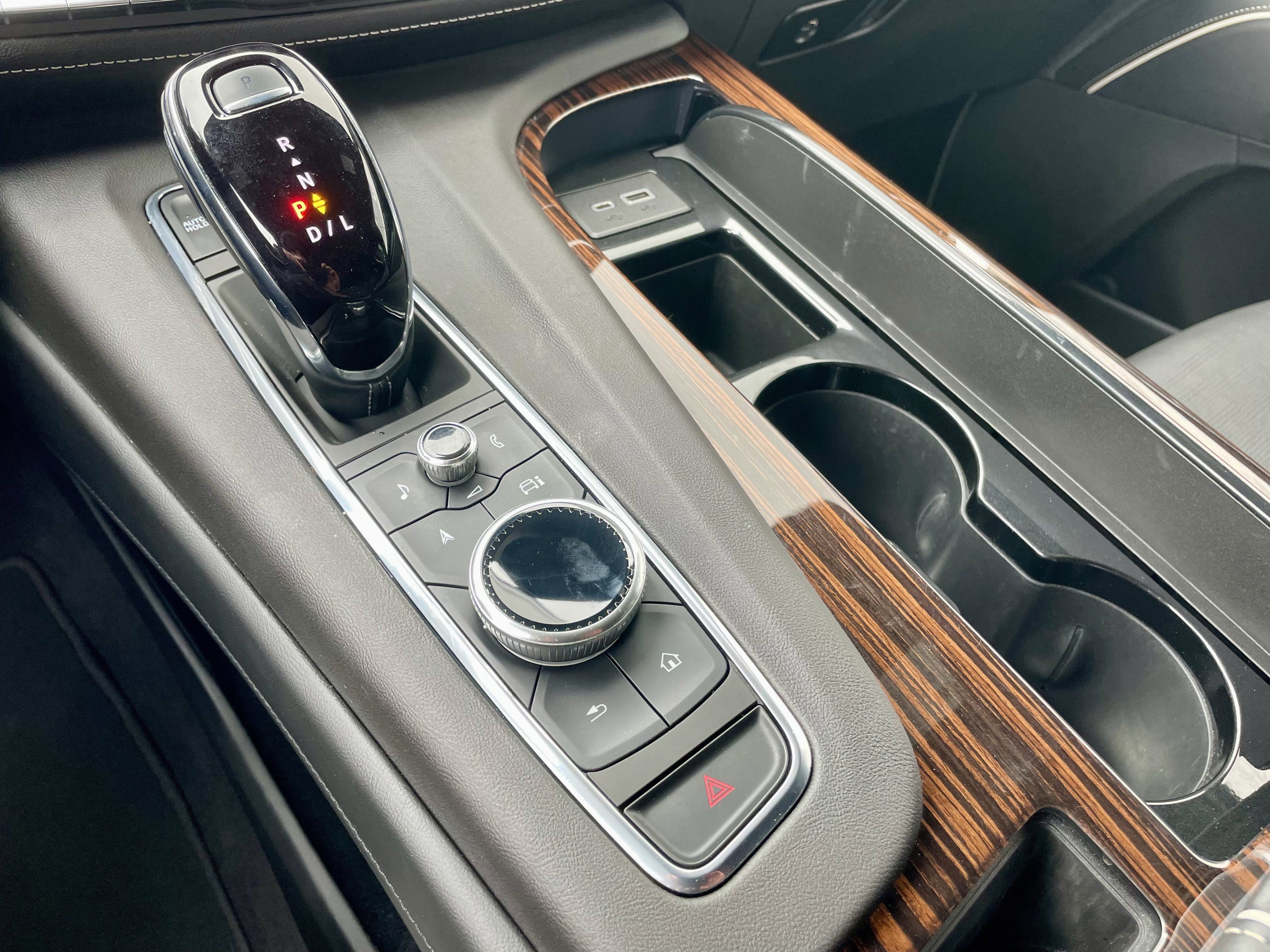 Used 2023 Cadillac Escalade Premium Luxury image 20