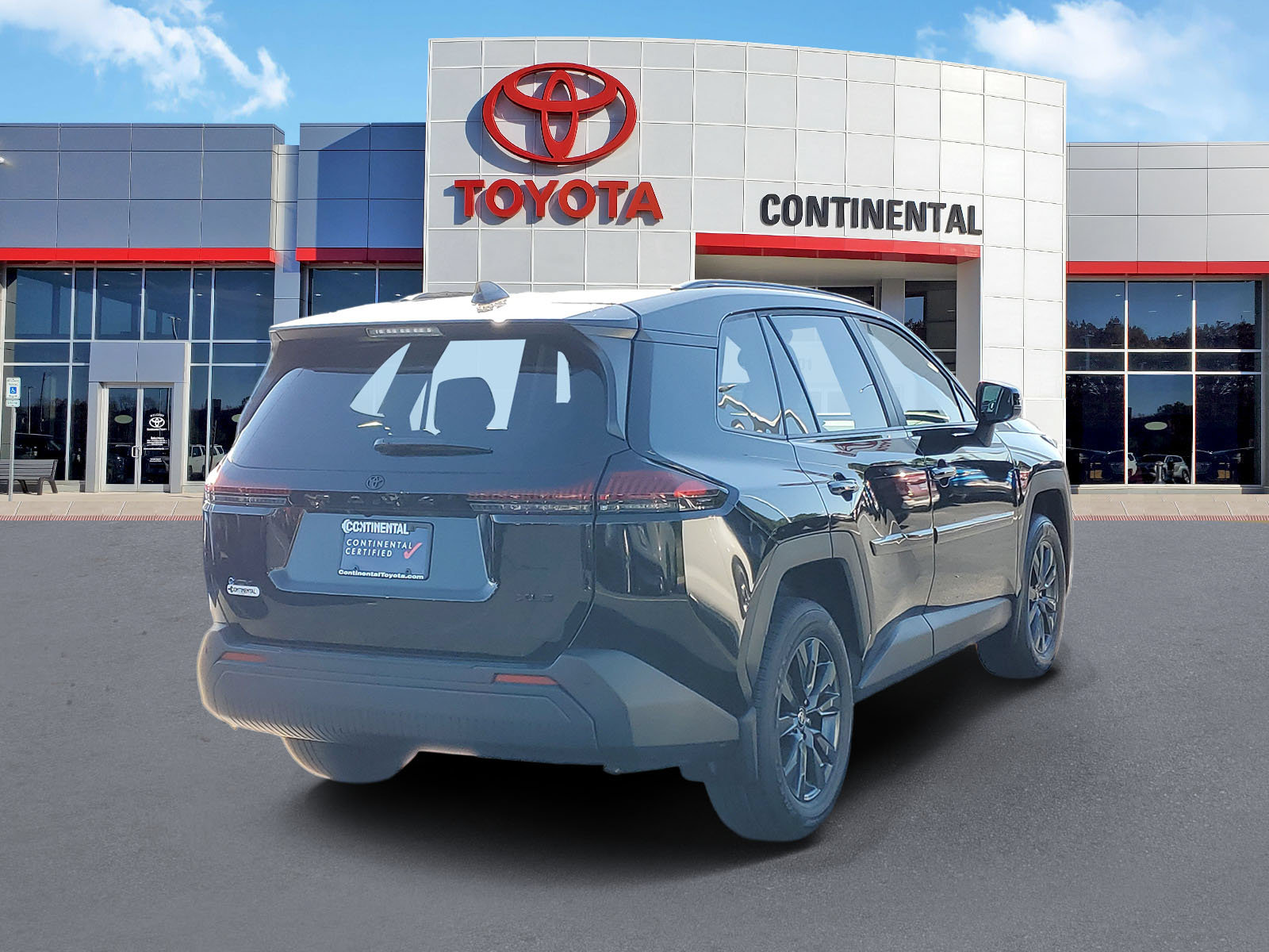 Used 2026 Toyota RAV4 XLE Premium FWD image 5