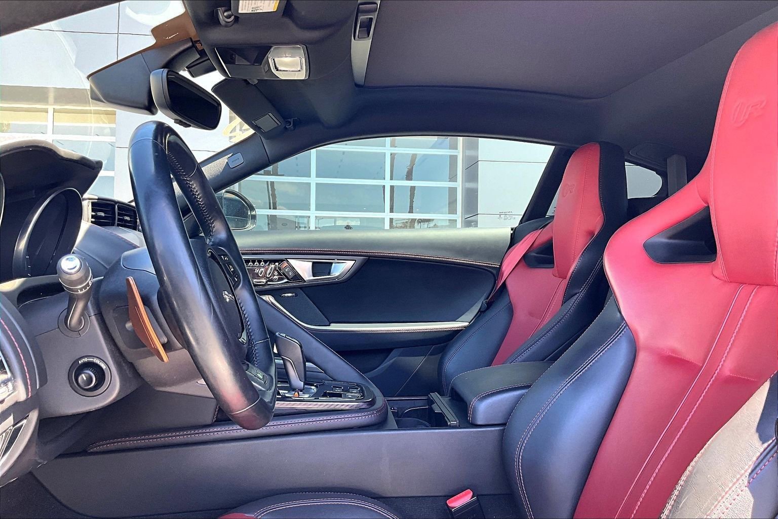 Used 2015 Jaguar F-TYPE R image 4