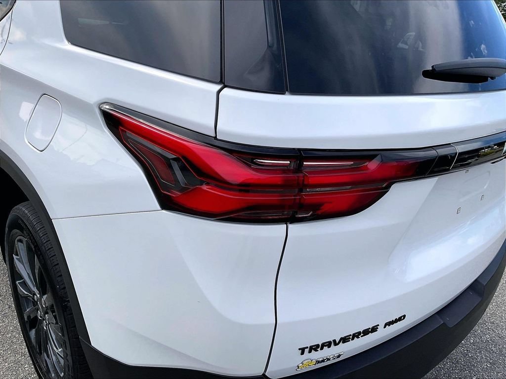 Used 2023 Chevrolet Traverse RS w/ LPO, Floor Liner Package AWD/4WD image 34