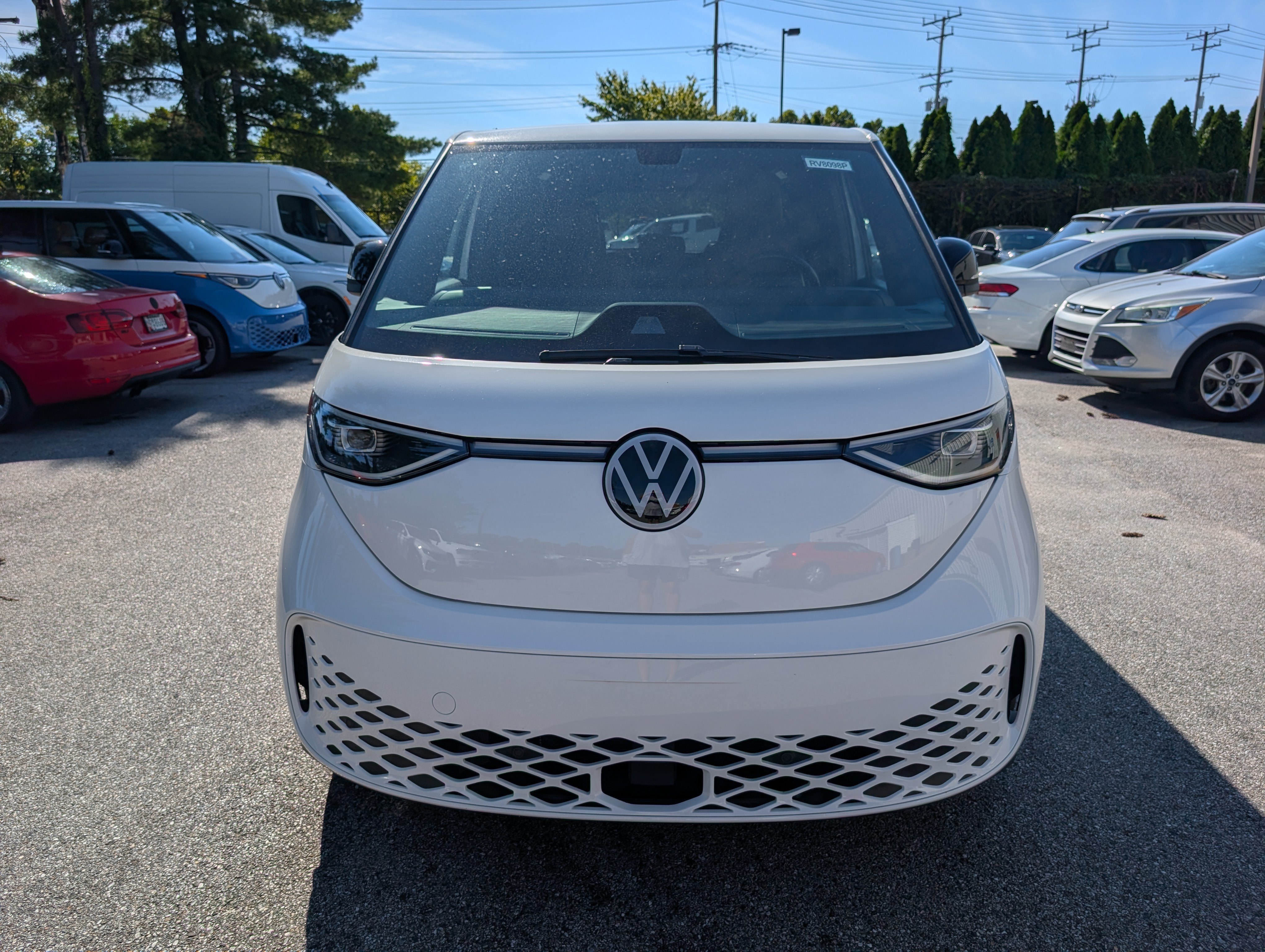 Used 2025 Volkswagen ID. Buzz Pro S Plus RWD image 8