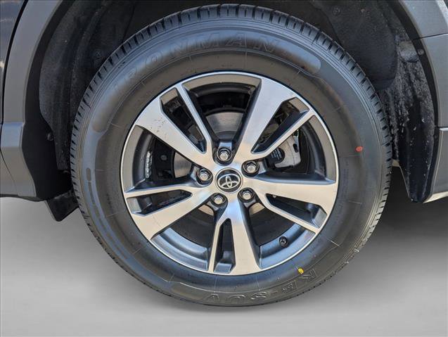 Used 2018 Toyota RAV4 XLE w/ Plus Extra Value Package FWD image 29