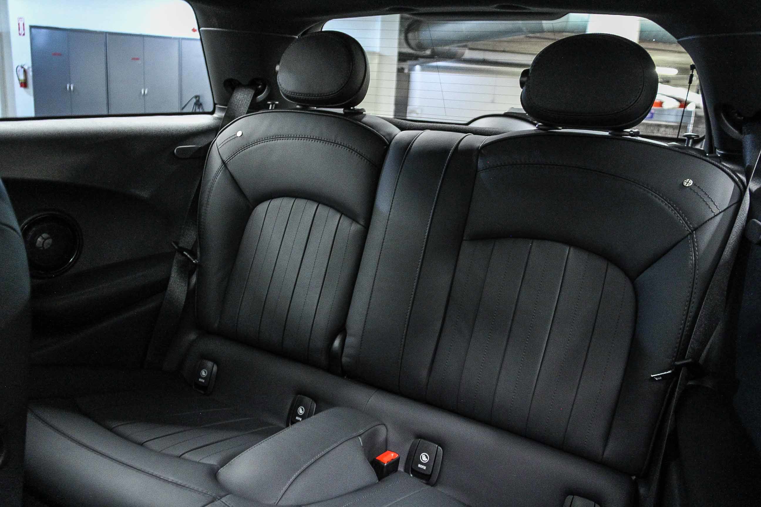 Certified 2024 MINI Cooper SE w/ MINI Resolute Edition image 17