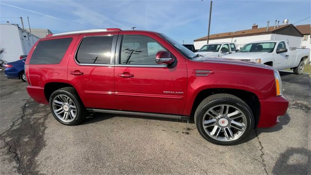 Used 2014 Cadillac Escalade Premium image 3