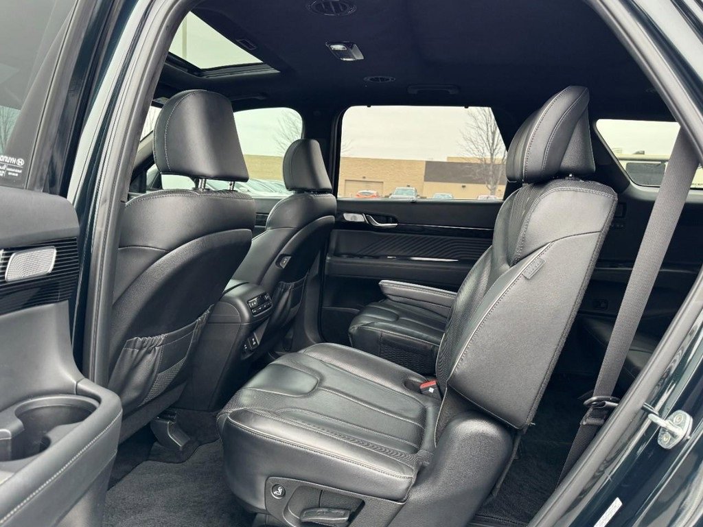 Used 2023 Hyundai Palisade Calligraphy image 10
