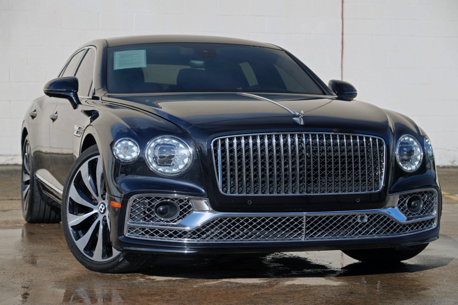 Used 2023 Bentley Flying Spur Azure AWD/4WD image 4
