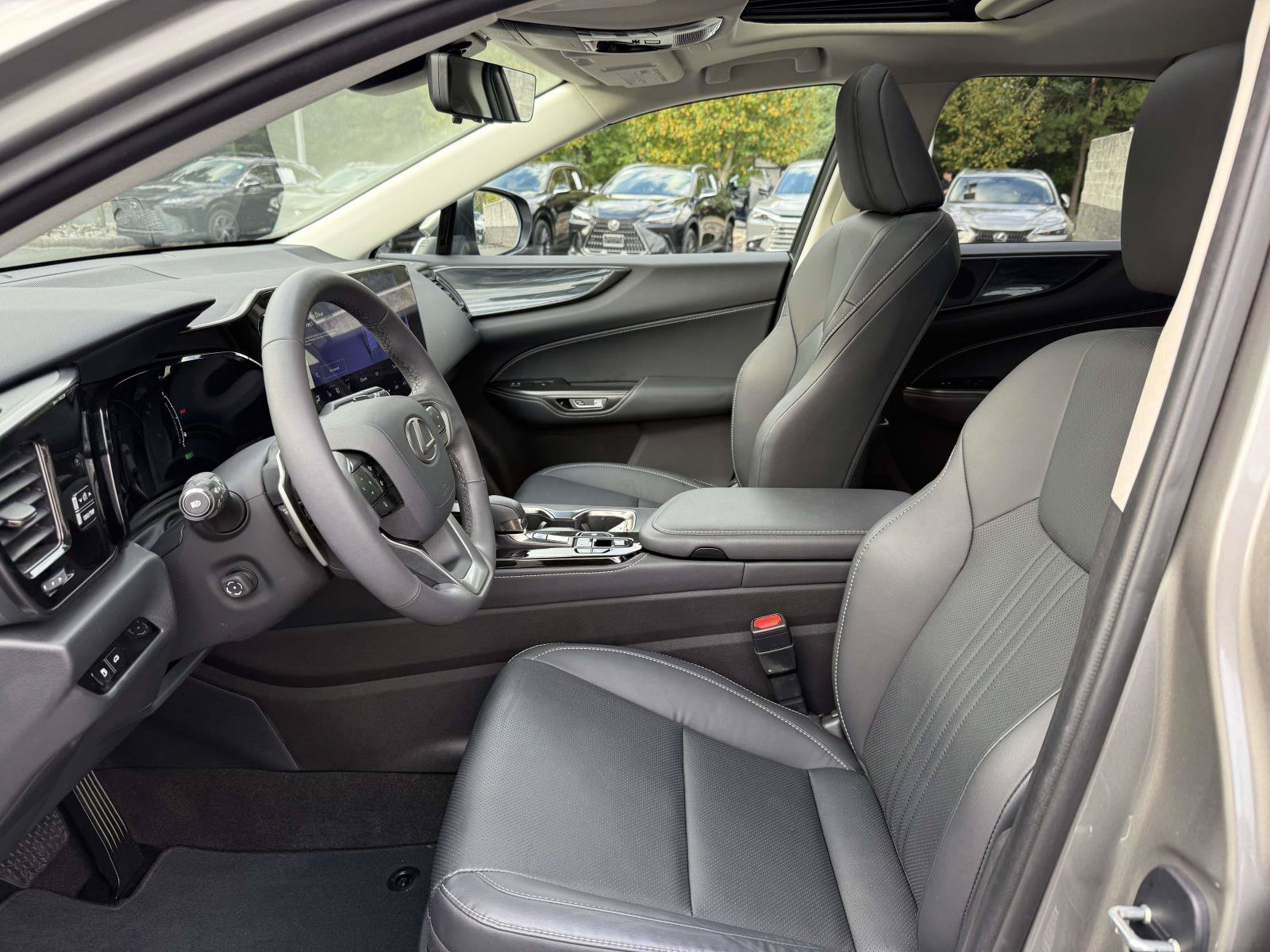 Used 2023 Lexus NX 350h AWD image 13