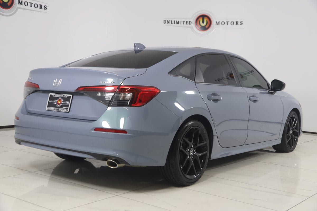 Used 2023 Honda Civic Sport image 3