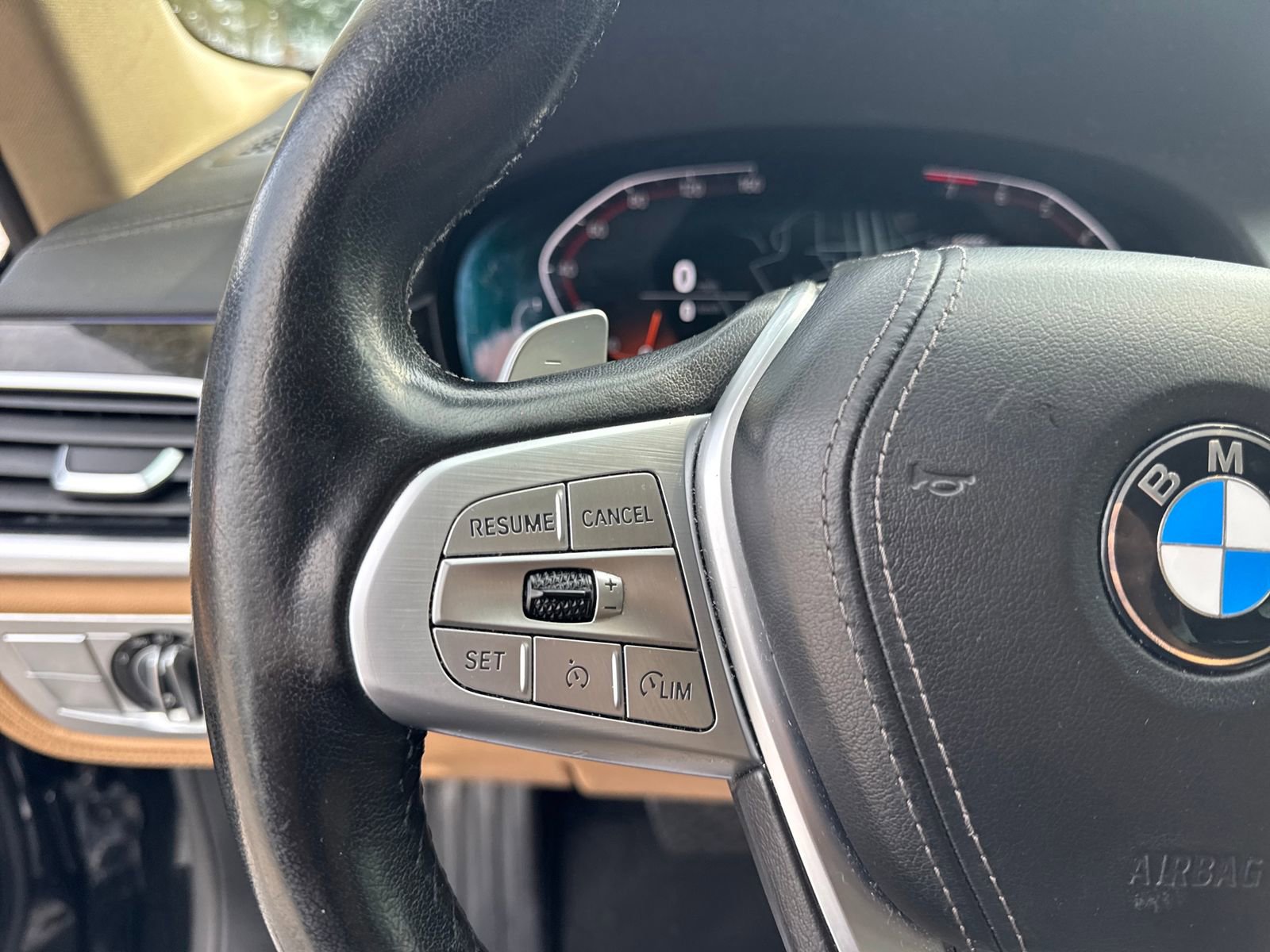 Used 2022 BMW 740i RWD image 16