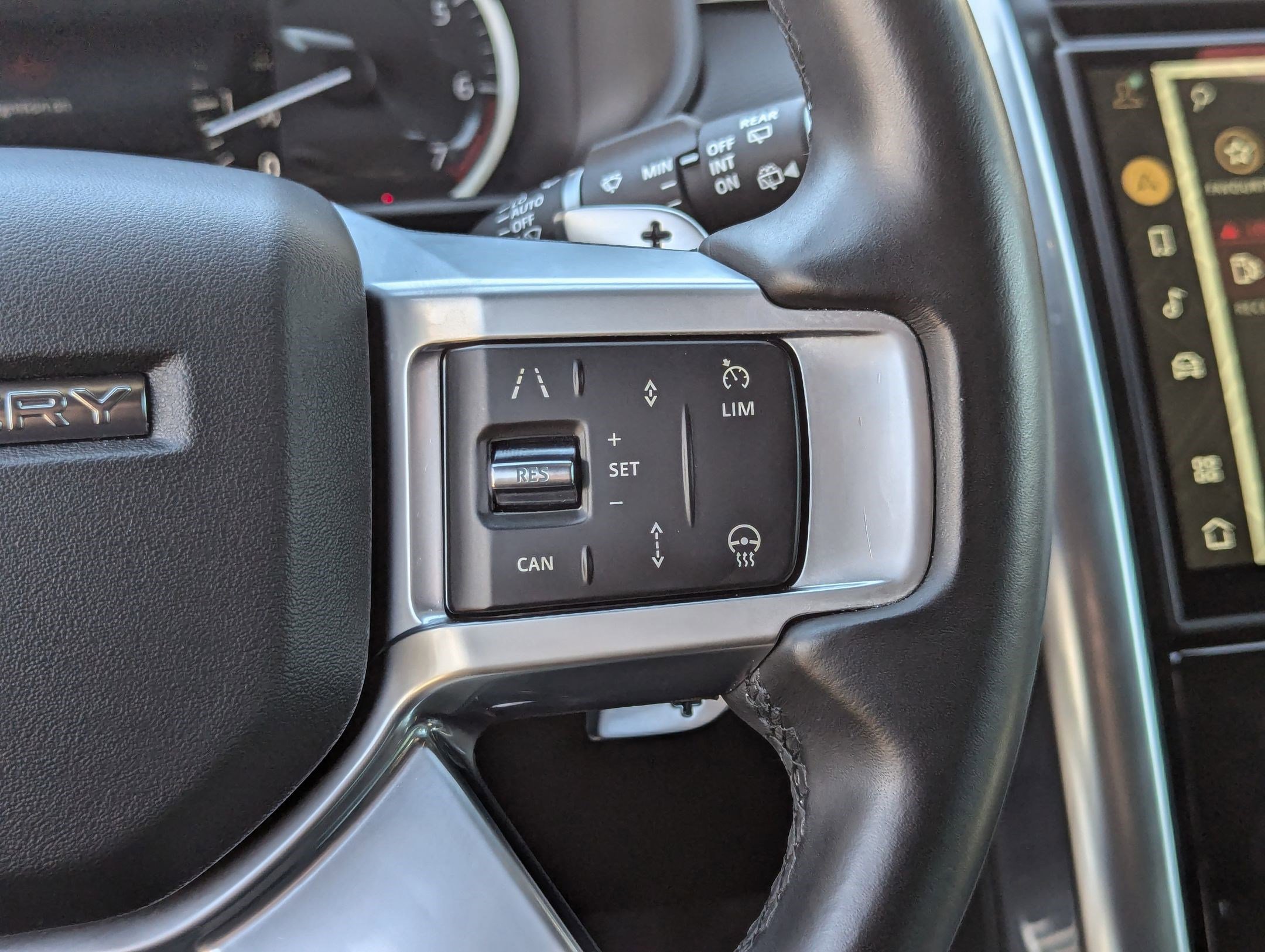 Used 2023 Land Rover Discovery S R-Dynamic image 20