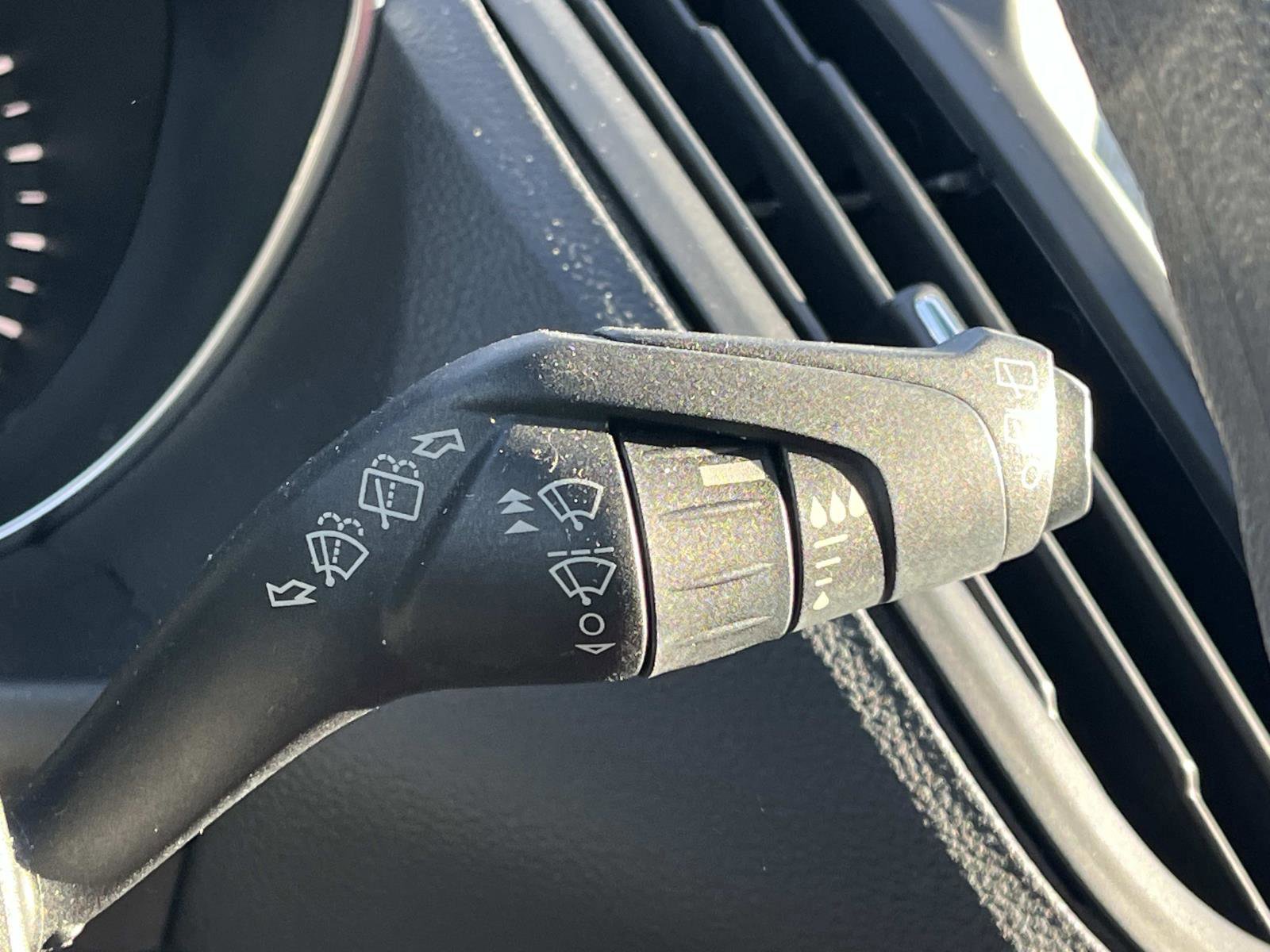 Used 2016 Ford Escape SE w/ Equipment Group 201A image 38