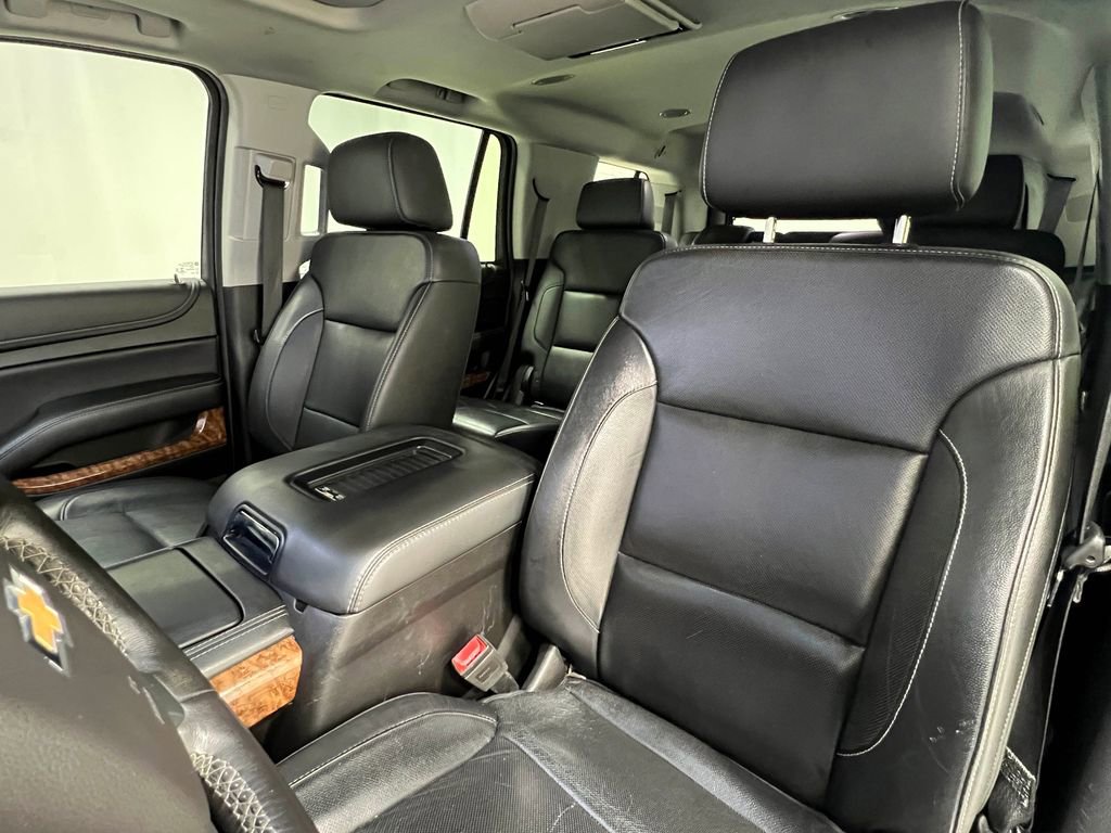 Used 2019 Chevrolet Tahoe Premier AWD/4WD image 16