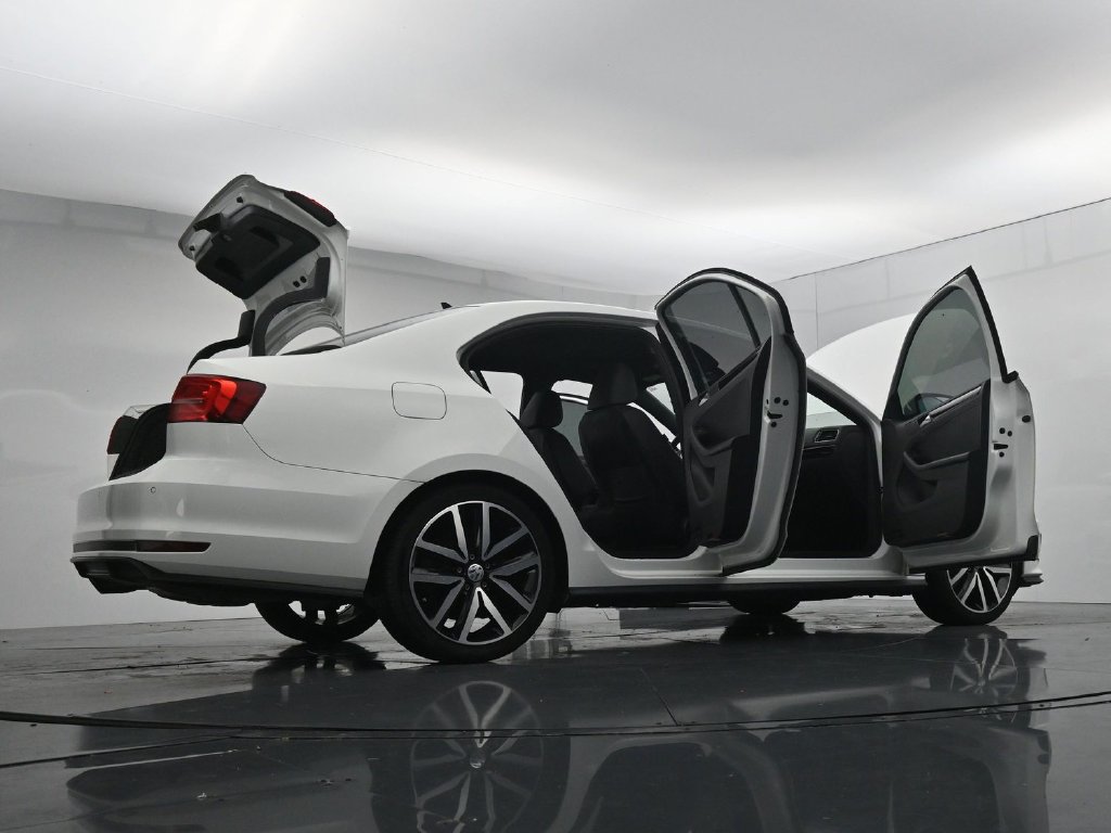Used 2018 Volkswagen Jetta GLI FWD image 44