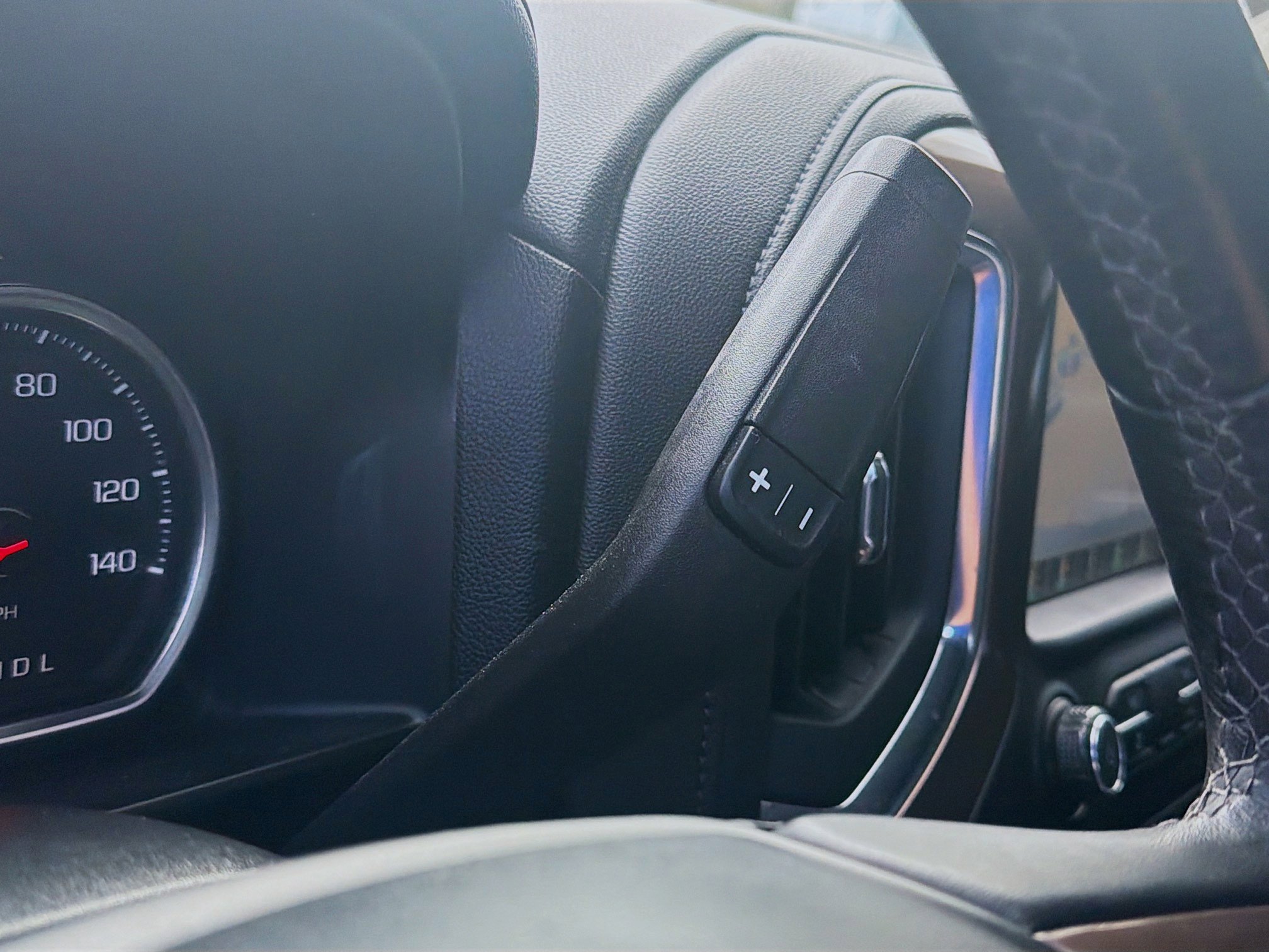 Used 2019 Chevrolet Silverado 1500 High Country w/ Technology Package AWD/4WD image 16