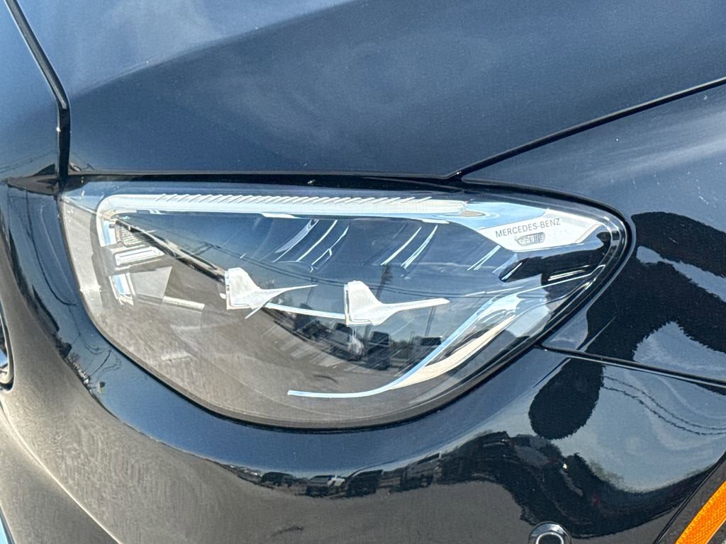 Used 2021 Mercedes-Benz E 350 Sedan image 4