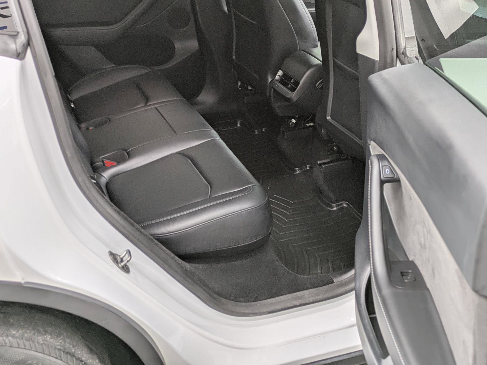 Used 2023 Tesla Model Y Long Range image 22