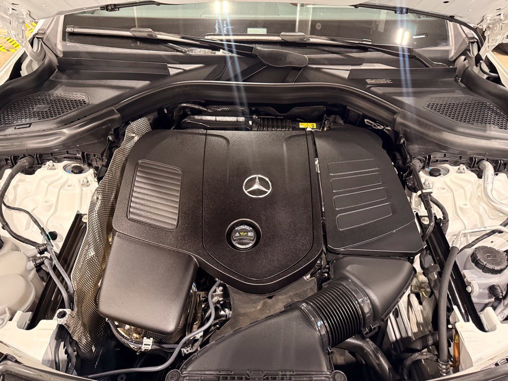 Used 2024 Mercedes-Benz GLC 300 4MATIC image 12