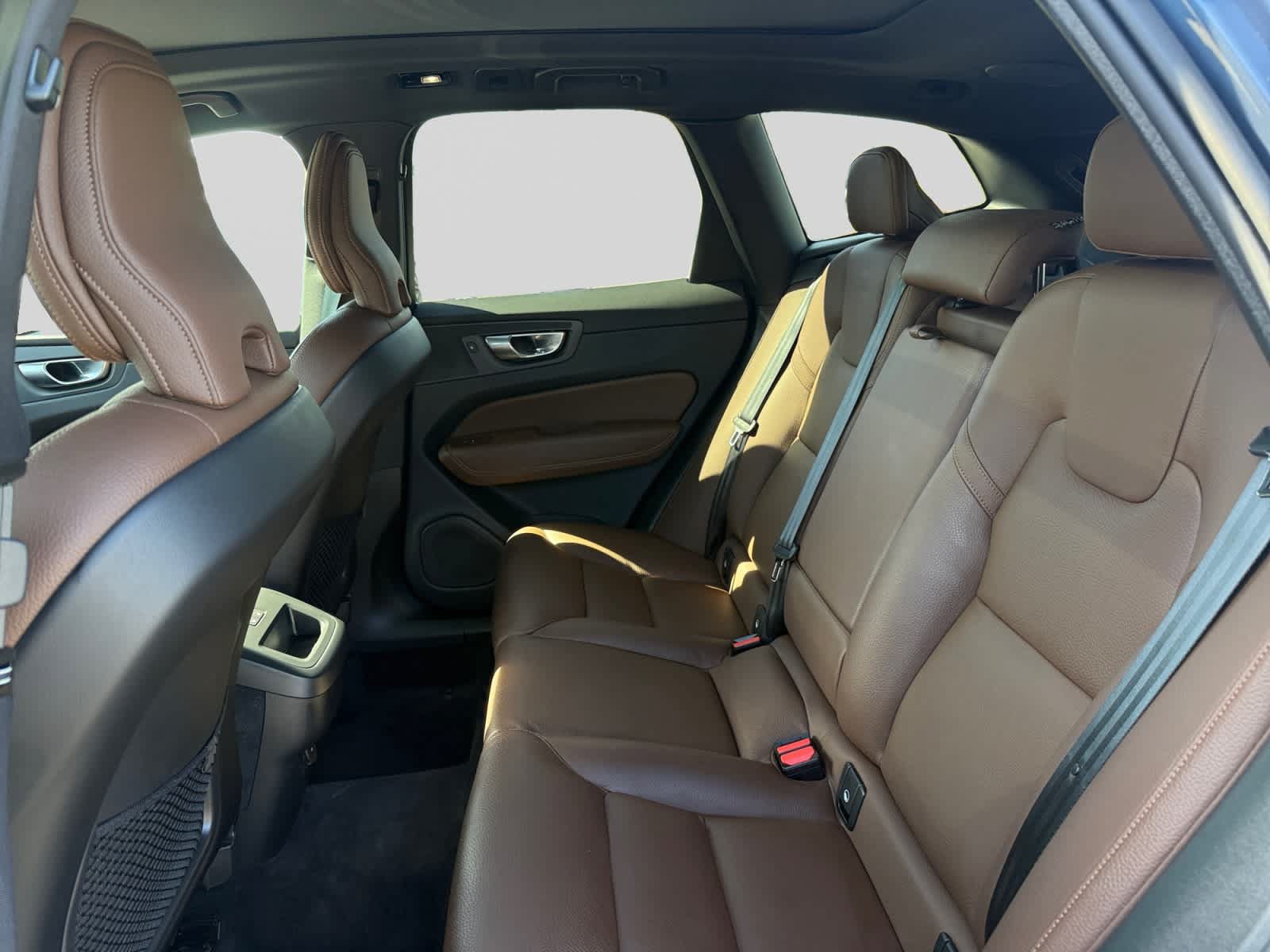 Used 2024 Volvo XC60 B5 Plus w/ Climate Package AWD/4WD image 17