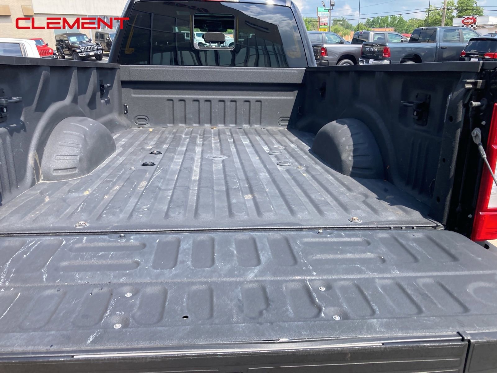 Used 2022 Ford F250 Lariat w/ Black Appearance Pkg image 6