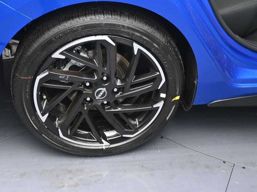 New 2026 Nissan Sentra SR w/ Floor Mat Package FWD image 5