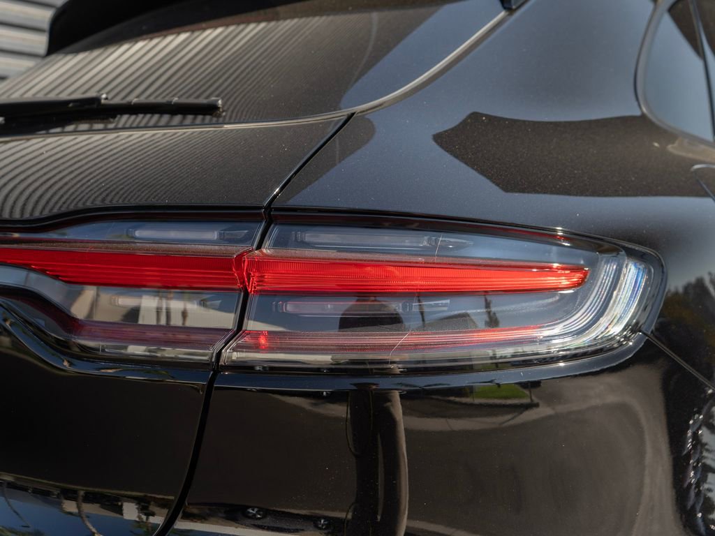 New 2025 Porsche Macan image 15