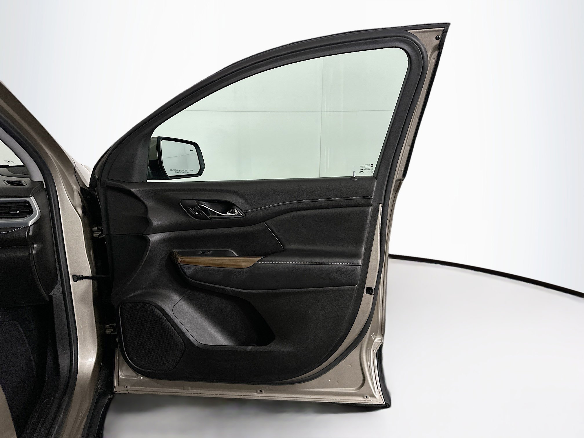 Used 2023 GMC Acadia SLE image 33