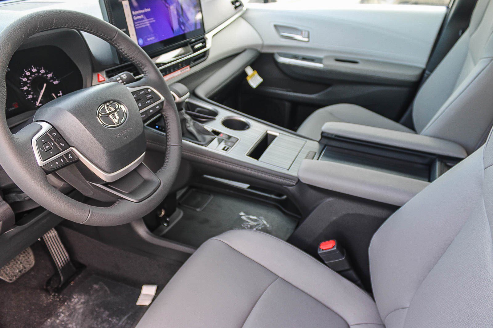 New 2026 Toyota Sienna XLE image 19