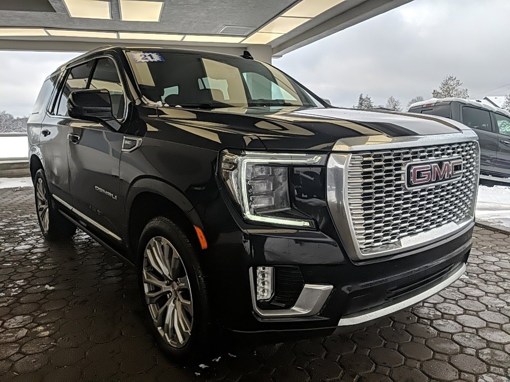 Used 2021 GMC Yukon Denali w/ Denali Premium Package image 3