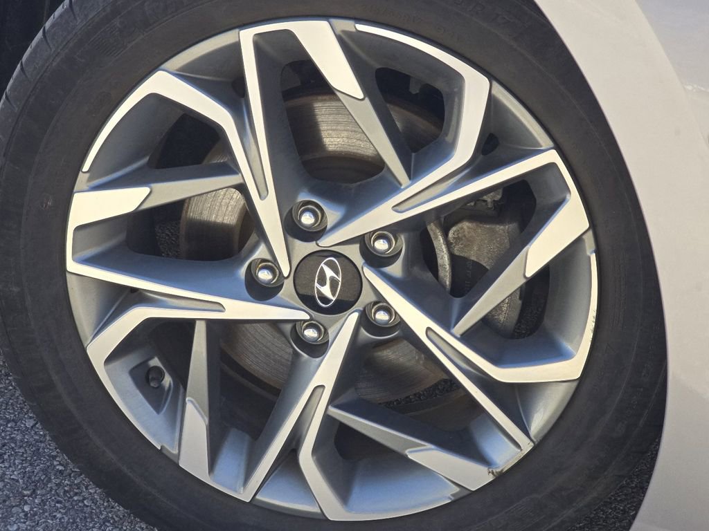 Used 2023 Hyundai Sonata SEL w/ Winter Weather Package FWD image 9